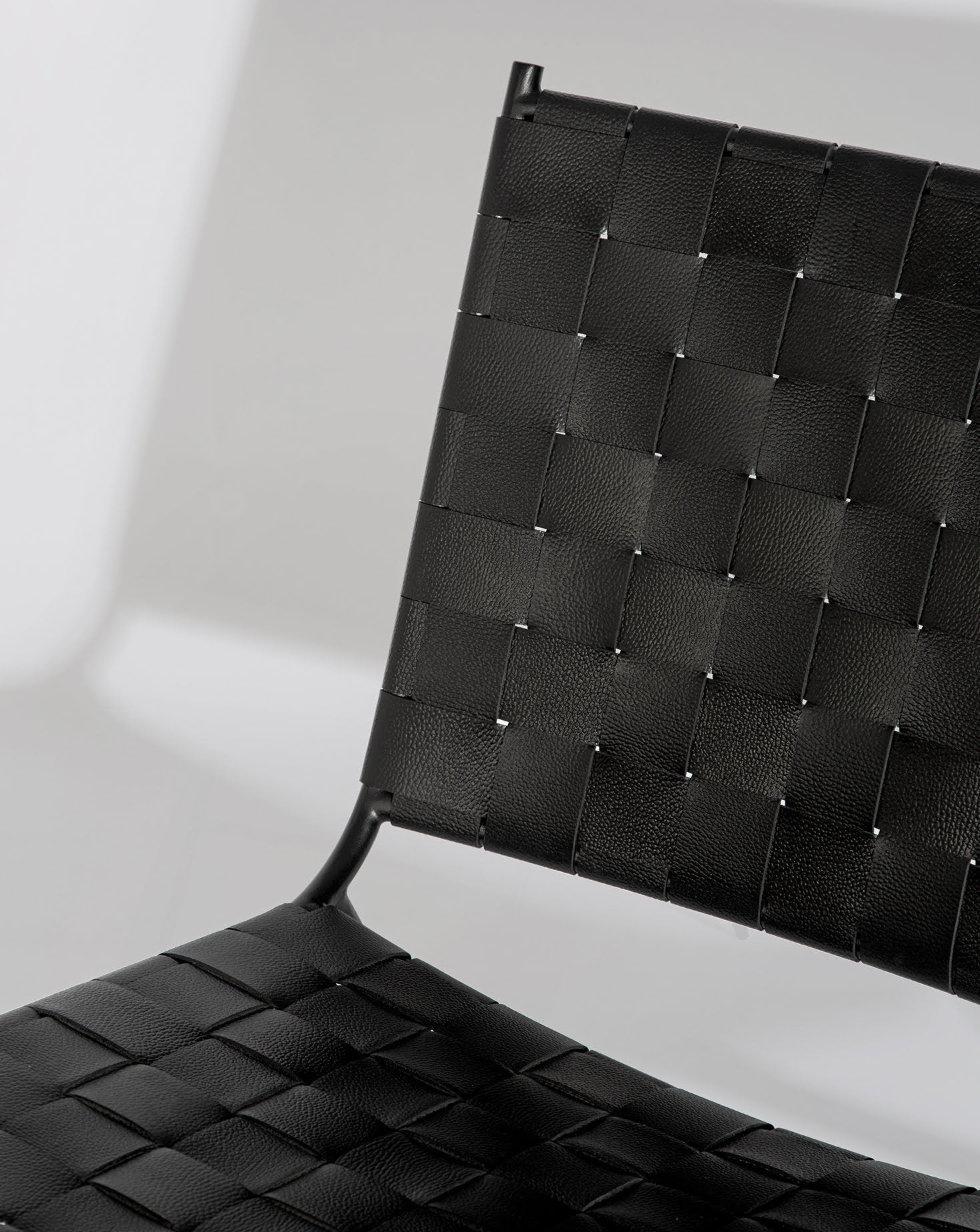 Black Lounge Chair