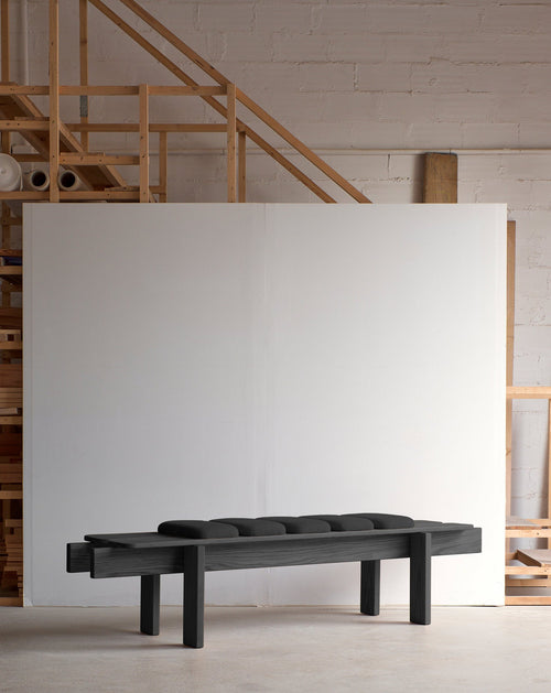 Banc noir en hêtre
